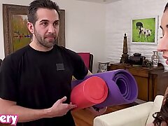 Trickery - Emily Willis fucks her trainer in front of her BF