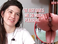 Ersties - Bathing sesh with Julia and her anal invasion butt-plug