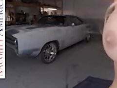 Seductress Customer Orders Married Stranger To Work With Her Slit