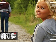 MOFOS - Jenna Lovely Meets A Stranger While Going For A Walk, Ends Up Inhaling Him Out In Public