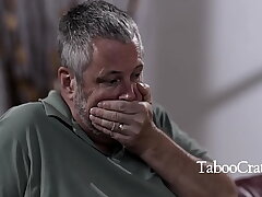 step Sonnie throwsover step dad and smashes step mom infront of him (Portuguese Subtitles)