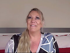 Desperate Amateurs Venus and Foxxxy get their yam-sized tits and milf vulvas fucked hard