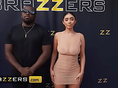 BRAZZERS - Violet Myers Shows off her rear entrance to Paparazi
