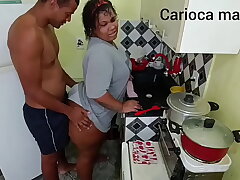 Hubby arrives for lunch and fucks wifey while she cooks