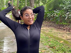 I shag a BIG DICKED STRANGER in a PUBLIC PARK and we nearly GET DISCOVERED!!
