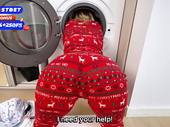 the best Christmas bounty is: step sis stuck in a washing machine!