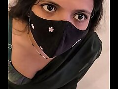 Hot Bhabhi gets dirty with Devar while hubby was out