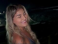 I faced the married lady on Recreio beach, took her home, packed her with milk, and recorded it for her husband to see.
