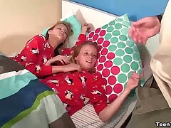 tt-Double nubile Pov hand job