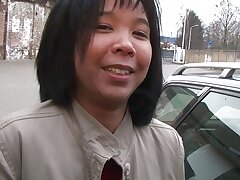 Fledgling hausfrau und ihr Dildo Delphino