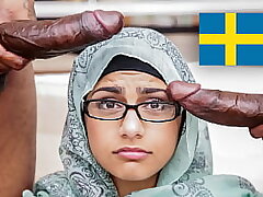 MIA KHALIFA - Min pojkvän låter mig inte ha en trekant, så jag hade hook-up med två svarta män