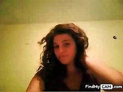 Cute brown-haired thumbs on cam