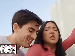 Successful Jordi Meets Huge-titted Valeria Valois Who Despairingly Asks For His Help In Swap With A Ultra-cute Blowjob - Mofos