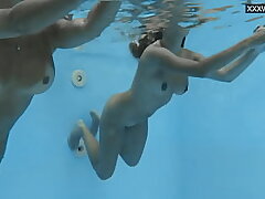 Red-hot honeys Cell and Angelica having joy