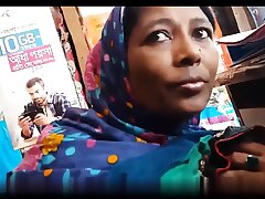 Bangladeshi Aunty Demonstrating Her Big Boobies to Lover