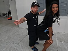 Jasmine seduces dwarf and leads to slaughter
