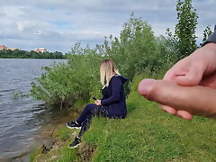 #The exhibitionist man witnessed a lonely girl in nature and took out his salami in front of her and commenced to jack the salami in front unfamiliar beauty, he risks intimidating her, but she loves to look at a big male salami and wants to see his cumsho