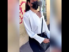 #Sexo por DINERO! Le ofrezco DINERO a SE&Ntilde;ORA Mexicana Sumisa que Estaba Esperando su Cami&oacute;n para Irse a Trabajar! Le Doy Dinero para que me la CHUPE en la CALLE y no Vaya a Trabajar! PARTE #1#