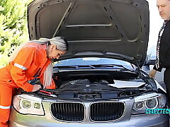 The fellow I went to fix the car, he was crazy and when he detects my cracked overalls he gets hot and penetrates me on top of the car