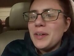 #mi hermanastra esta insegura de su sexualidad la pongo cachonda y me la follo en la cocina.-parte 1#