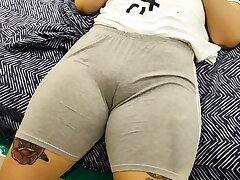My stepmom's cock-squeezing leggings lured me to suck her pussy