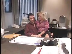 Luxurious blonde with lovely tits rails on giant rock-hard salami on a desk
