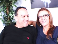 Ultra-kinky cougar with petite udders loves railing a prick on the sofa