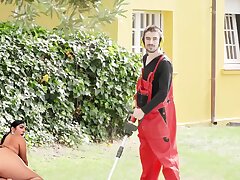 Jordi Minds His Own Business When Gorgeous Sara Retali & Sara Diamante Seduce Him With Their Outstanding Forms - BRAZZERS