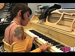 honeypot munching emo honies 016